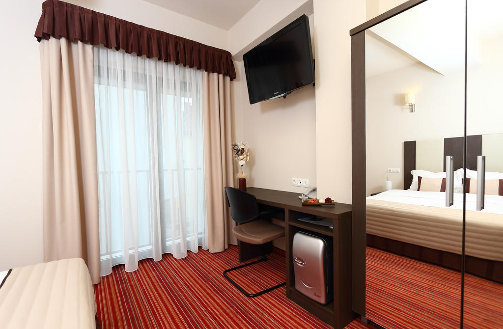 Pensiunea Bellagio Cluj-Napoca Exteriör bild